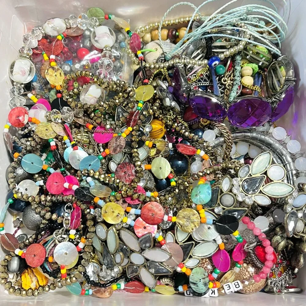 VTG - Now Repurpose Junk Jewelry Rhinestone Beads DIY Craft Supplies Box 1#10.8